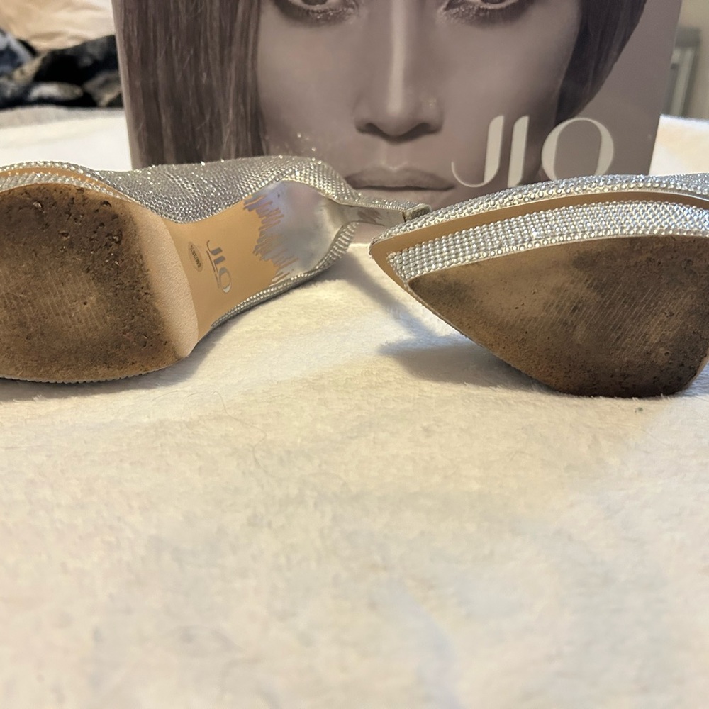 Jennifer Lopez Silver Rhinestone Heels - Picture 4 of 6